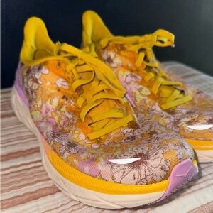 Hoka Free People Clifton